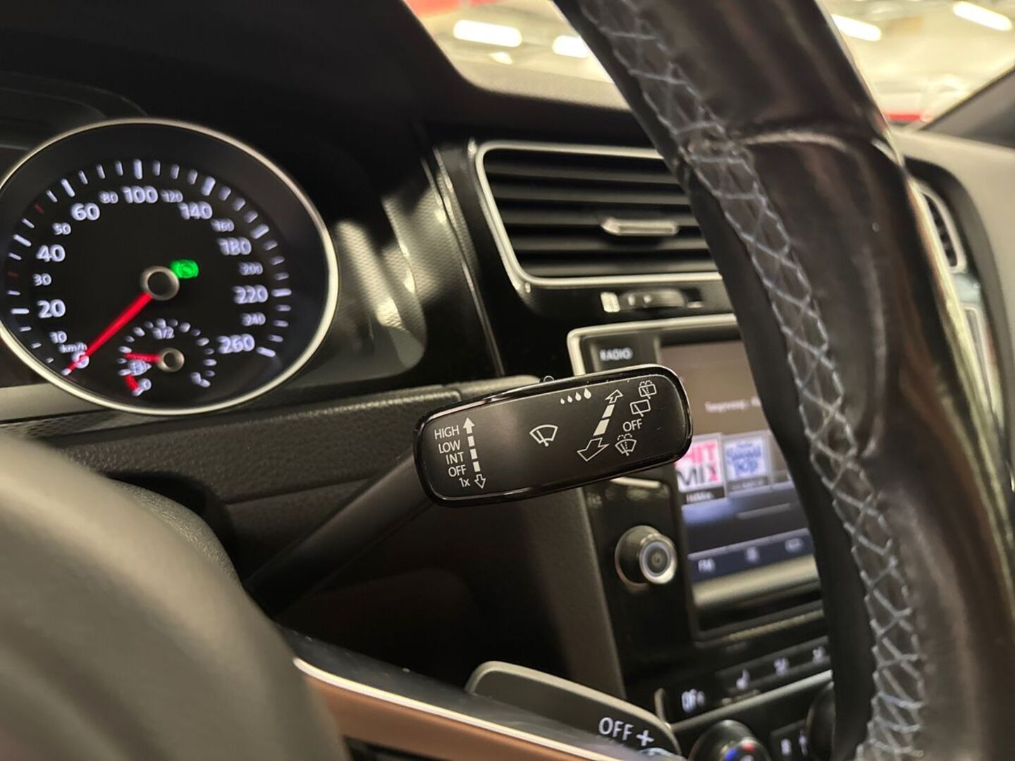 VOLKSWAGEN Golf 2015