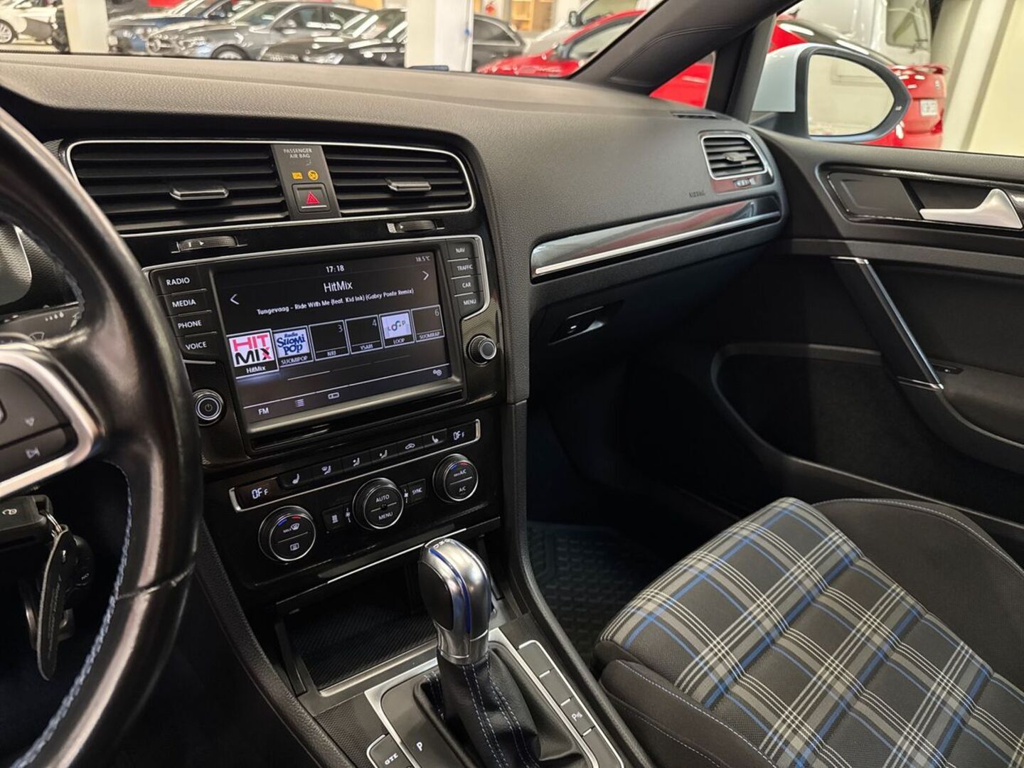 VOLKSWAGEN Golf 2015