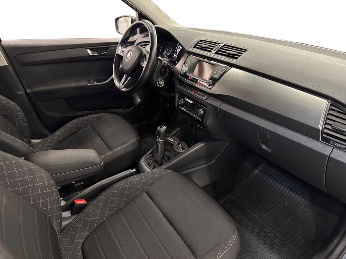 SKODA Fabia 2015