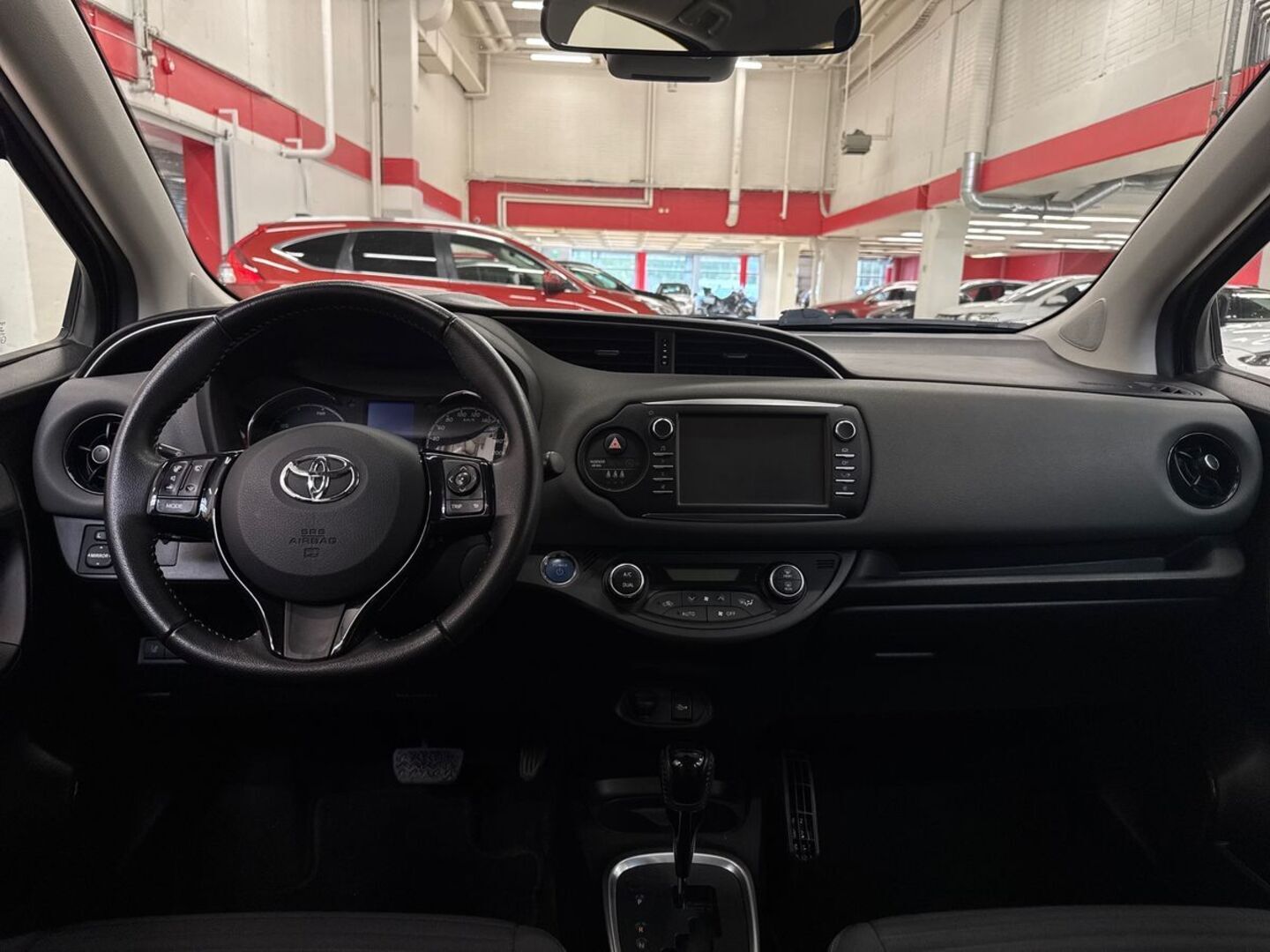TOYOTA Yaris 2019