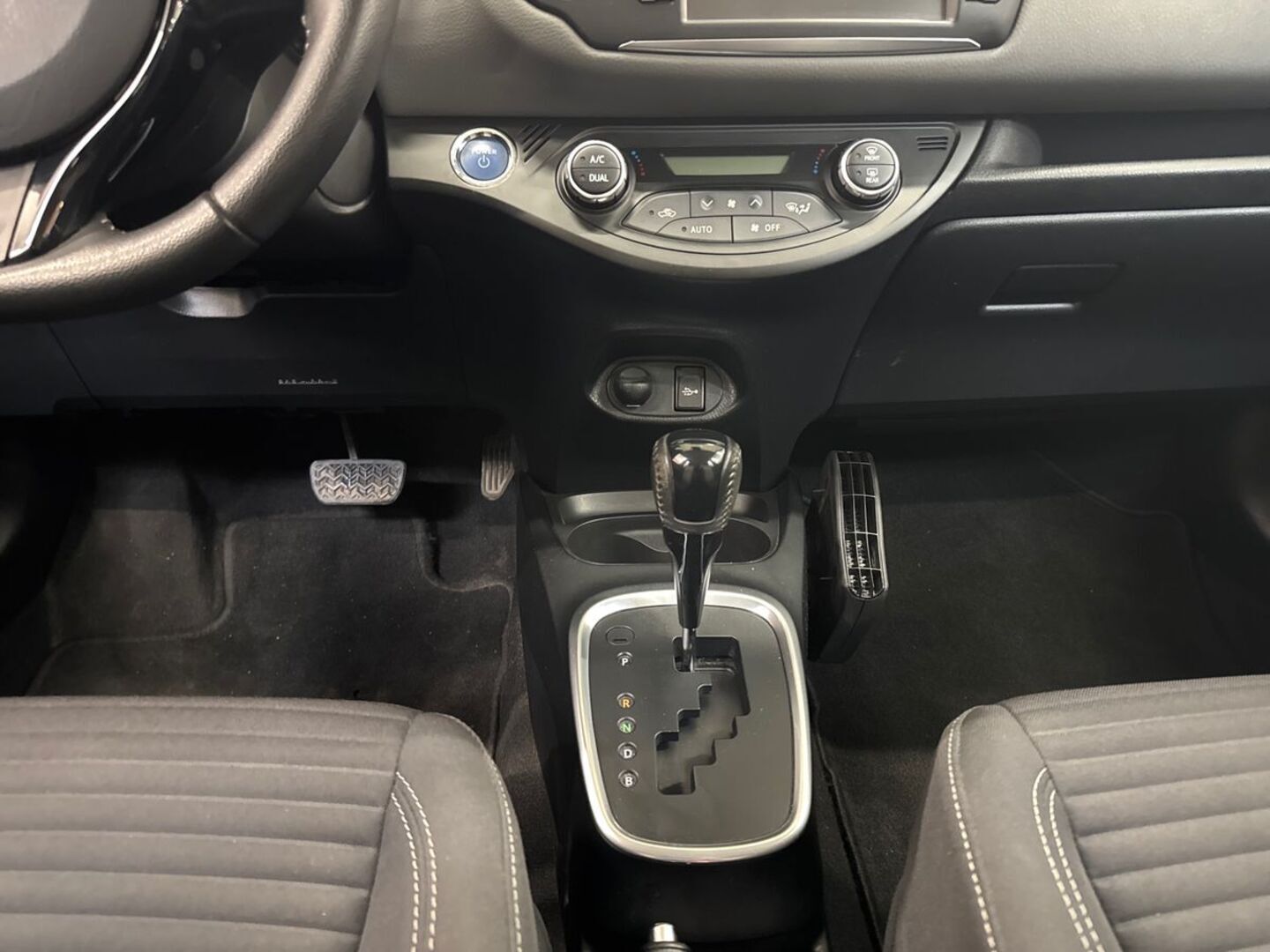 TOYOTA Yaris 2019