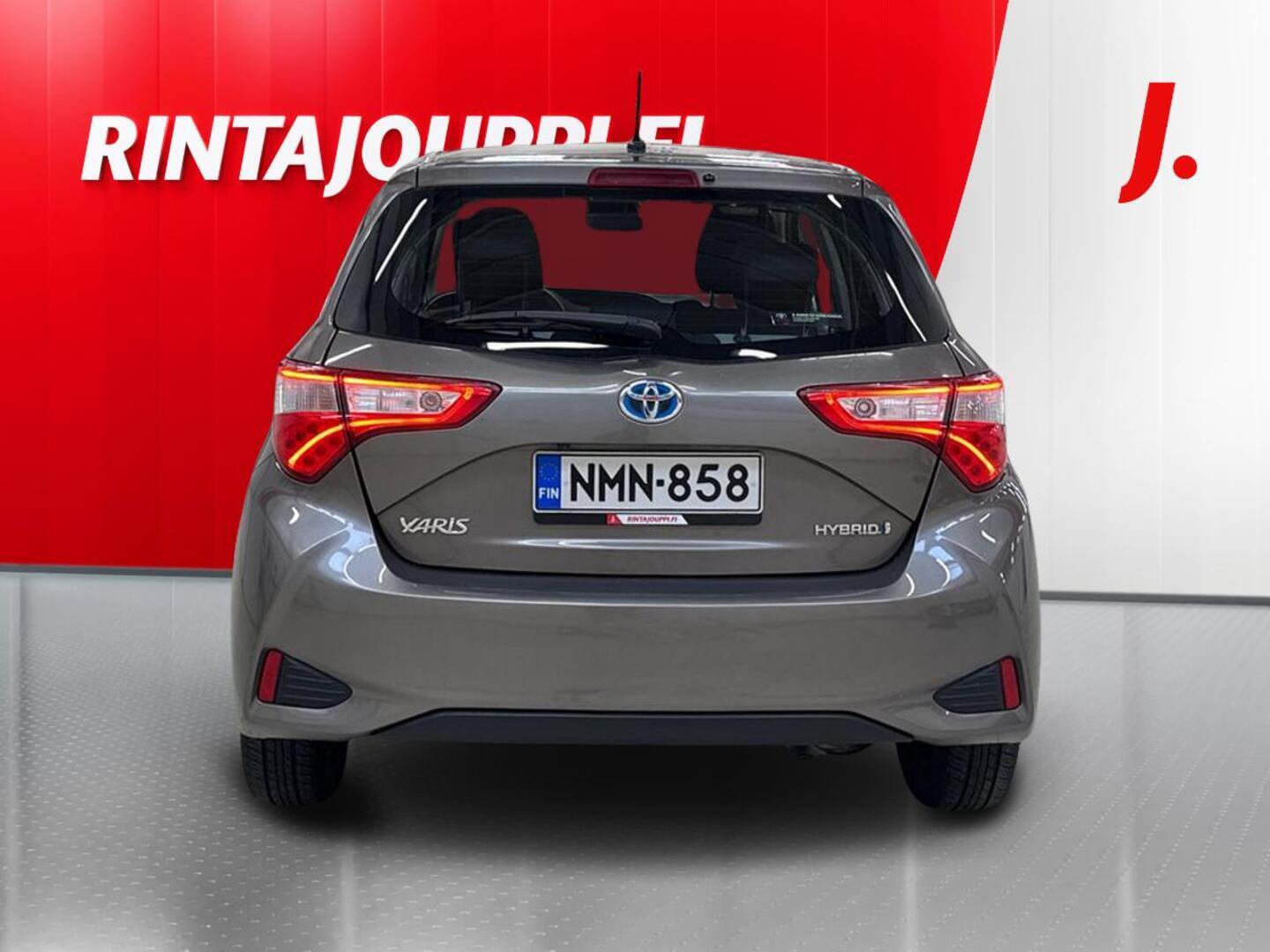 TOYOTA Yaris 2019