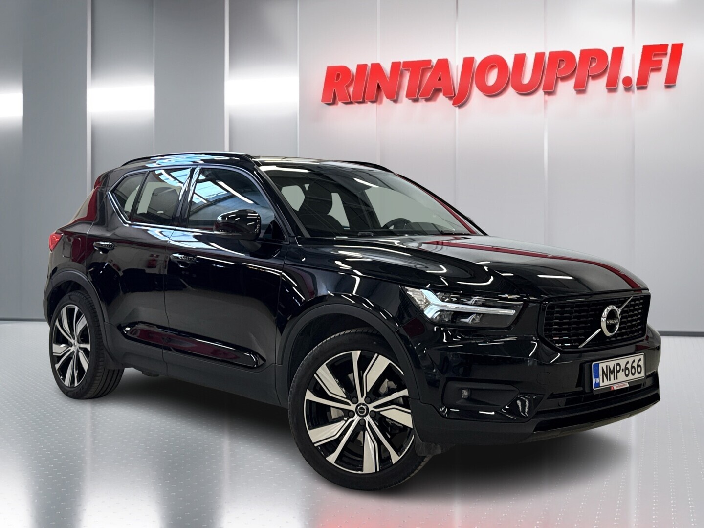 VOLVO XC40 2022
