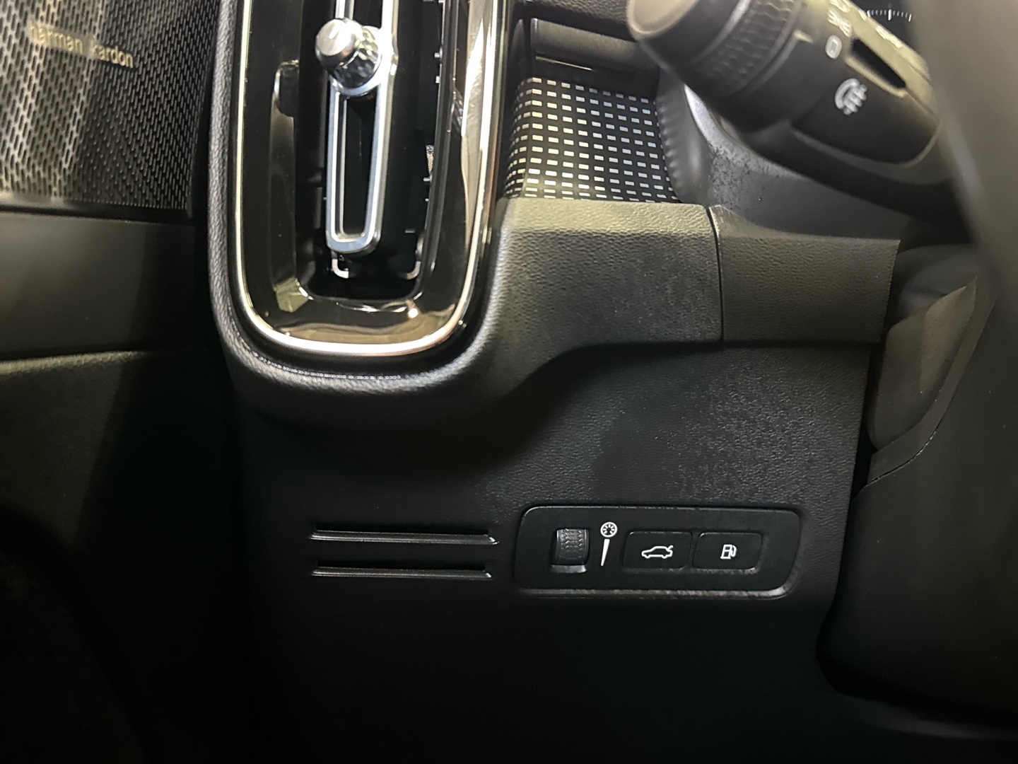 VOLVO XC40 2022