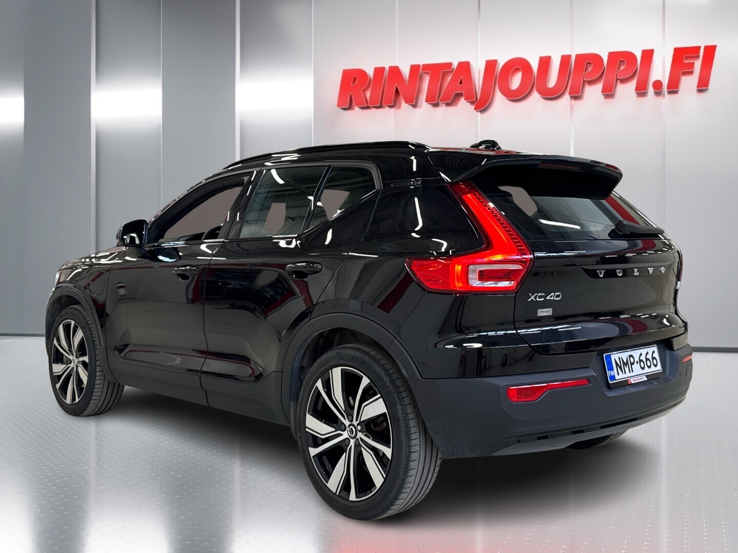 VOLVO XC40 2022