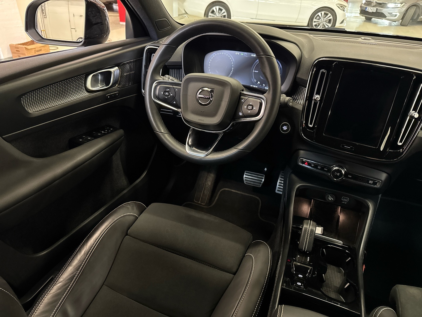 VOLVO XC40 2022
