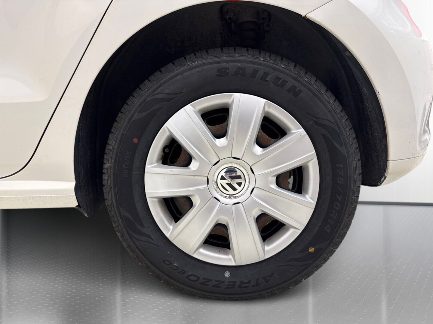 VOLKSWAGEN Polo 2010