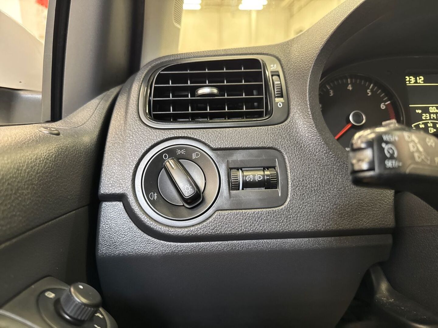 VOLKSWAGEN Polo 2010
