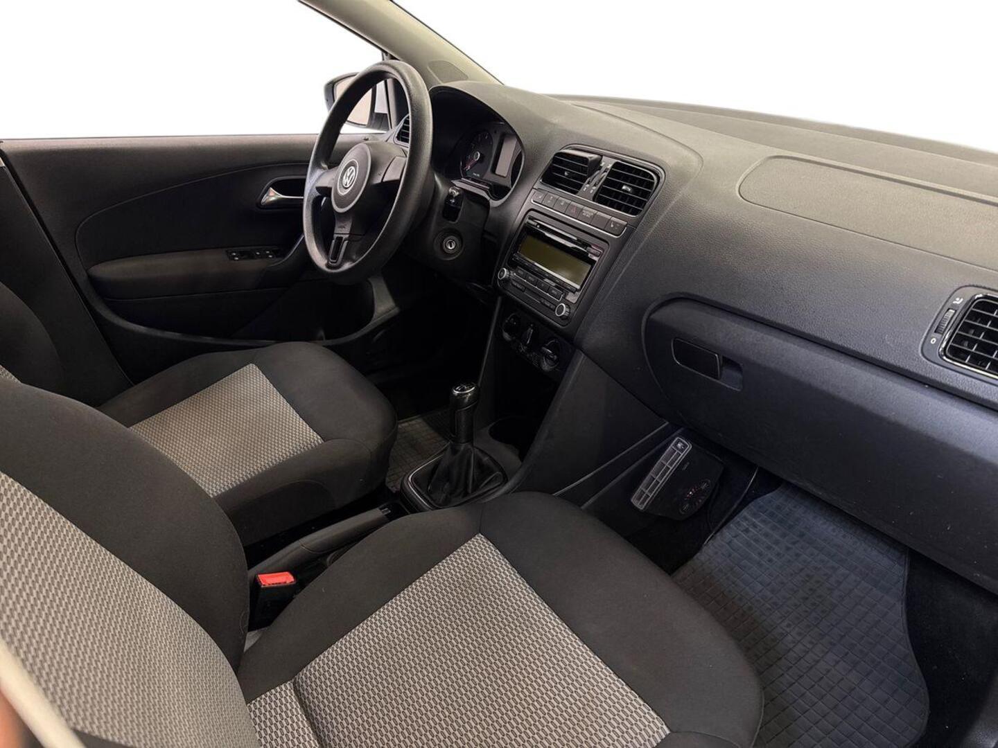 VOLKSWAGEN Polo 2010