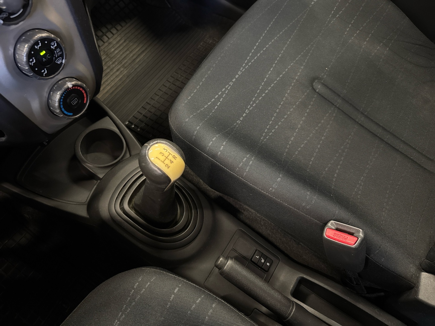 TOYOTA Yaris 2006
