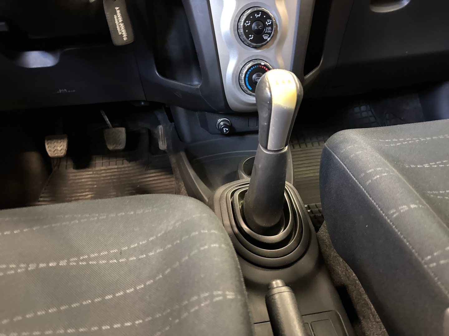 TOYOTA Yaris 2006