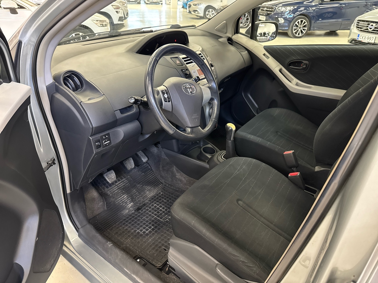 TOYOTA Yaris 2006