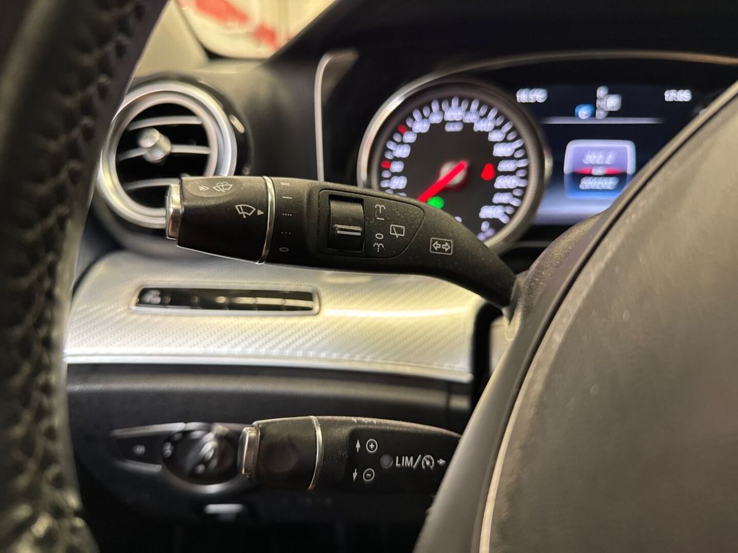 MERCEDES-BENZ E 25
