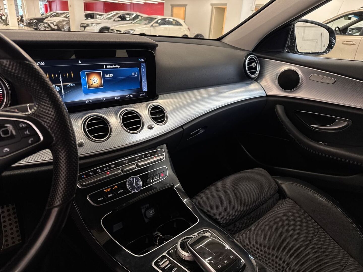 MERCEDES-BENZ E 26