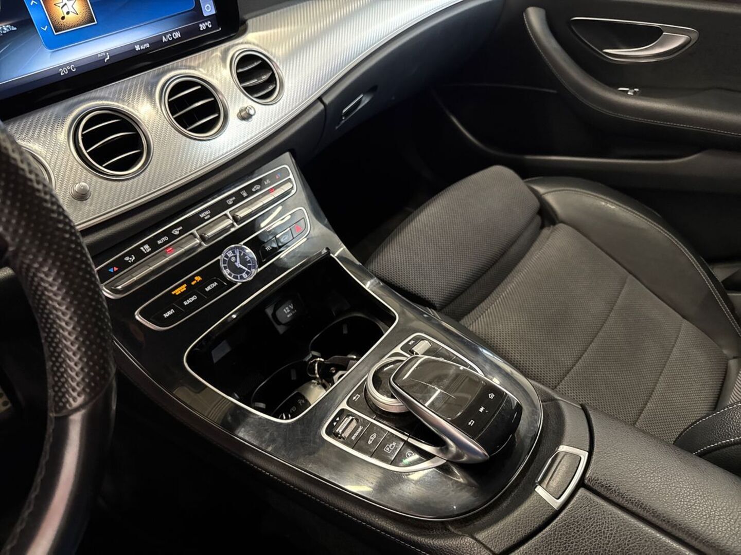 MERCEDES-BENZ E 27