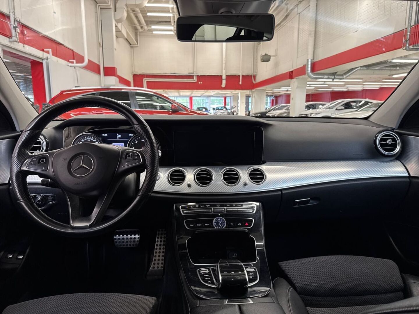 MERCEDES-BENZ E 31