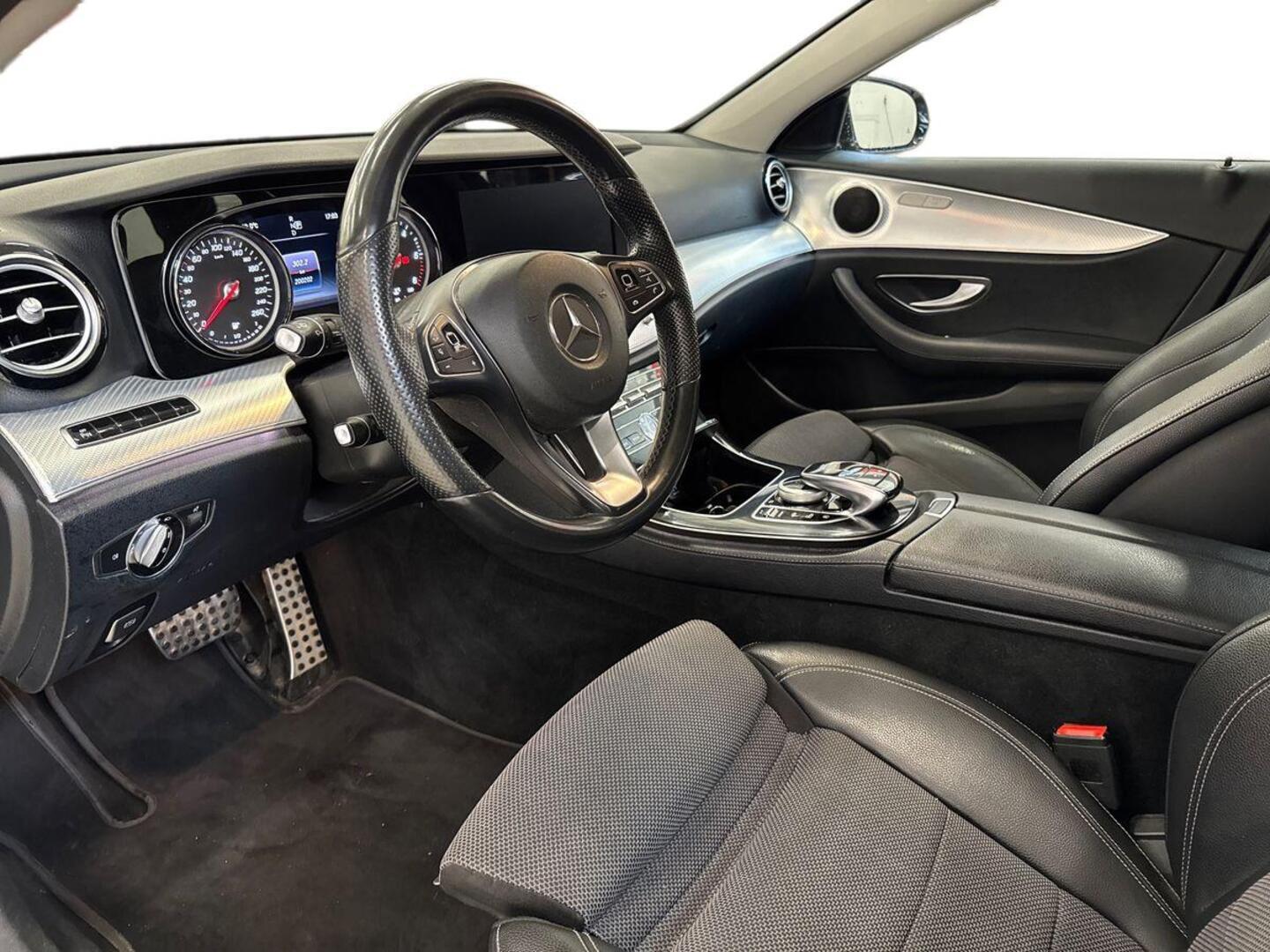 MERCEDES-BENZ E 7