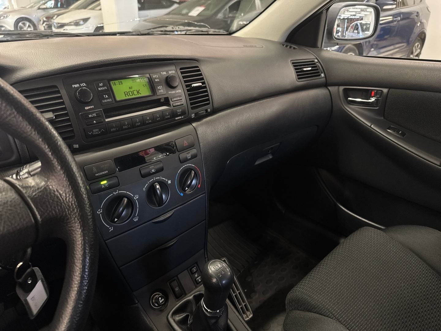 TOYOTA Corolla 2004