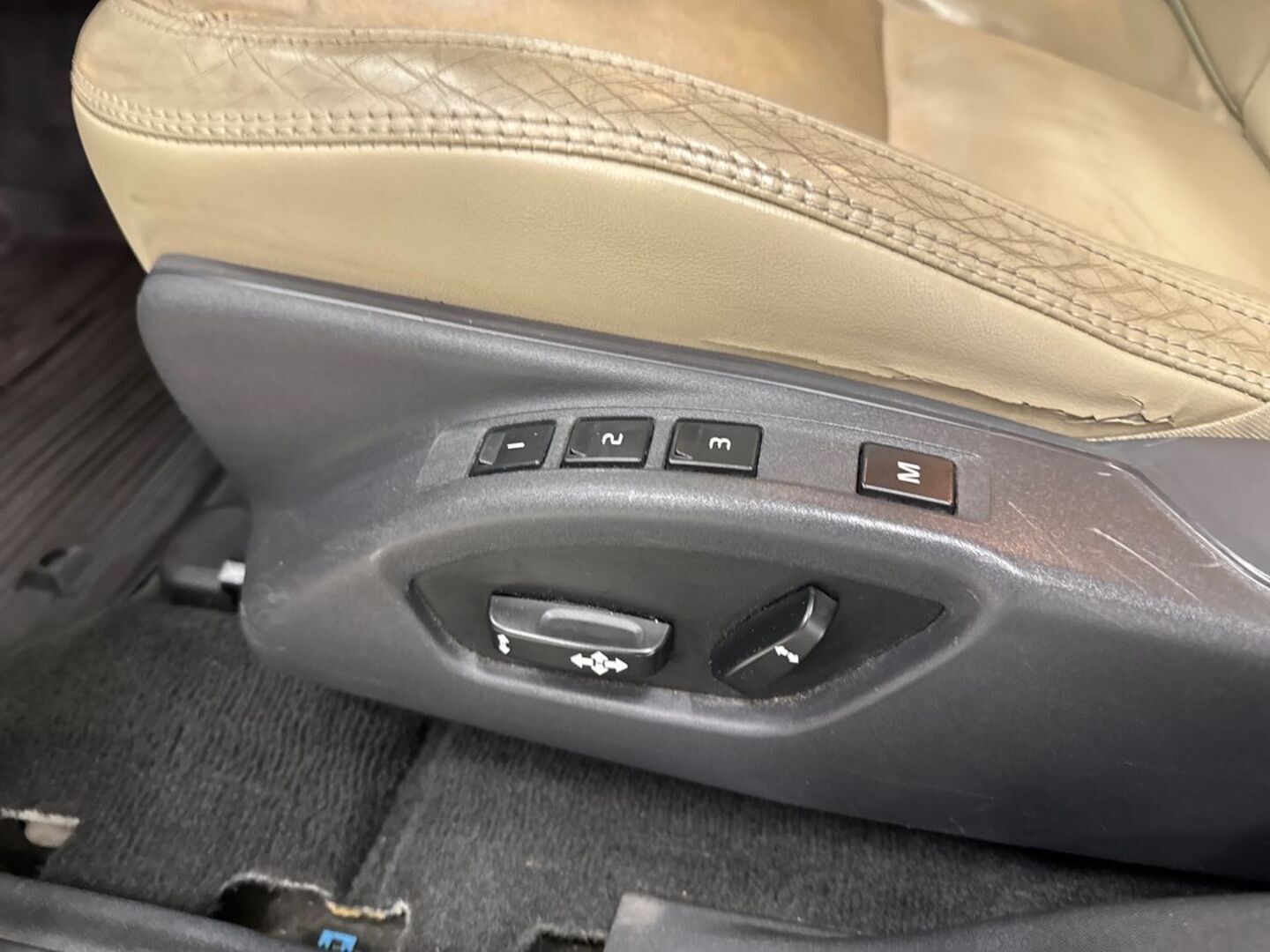 VOLVO XC60 2011