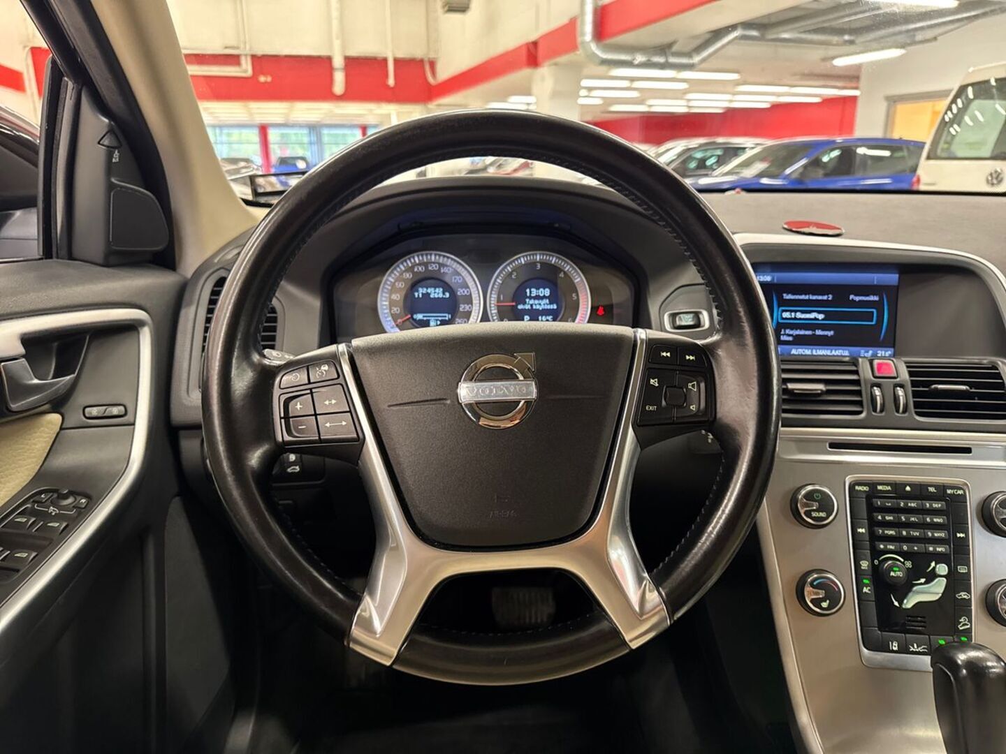 VOLVO XC60 2011