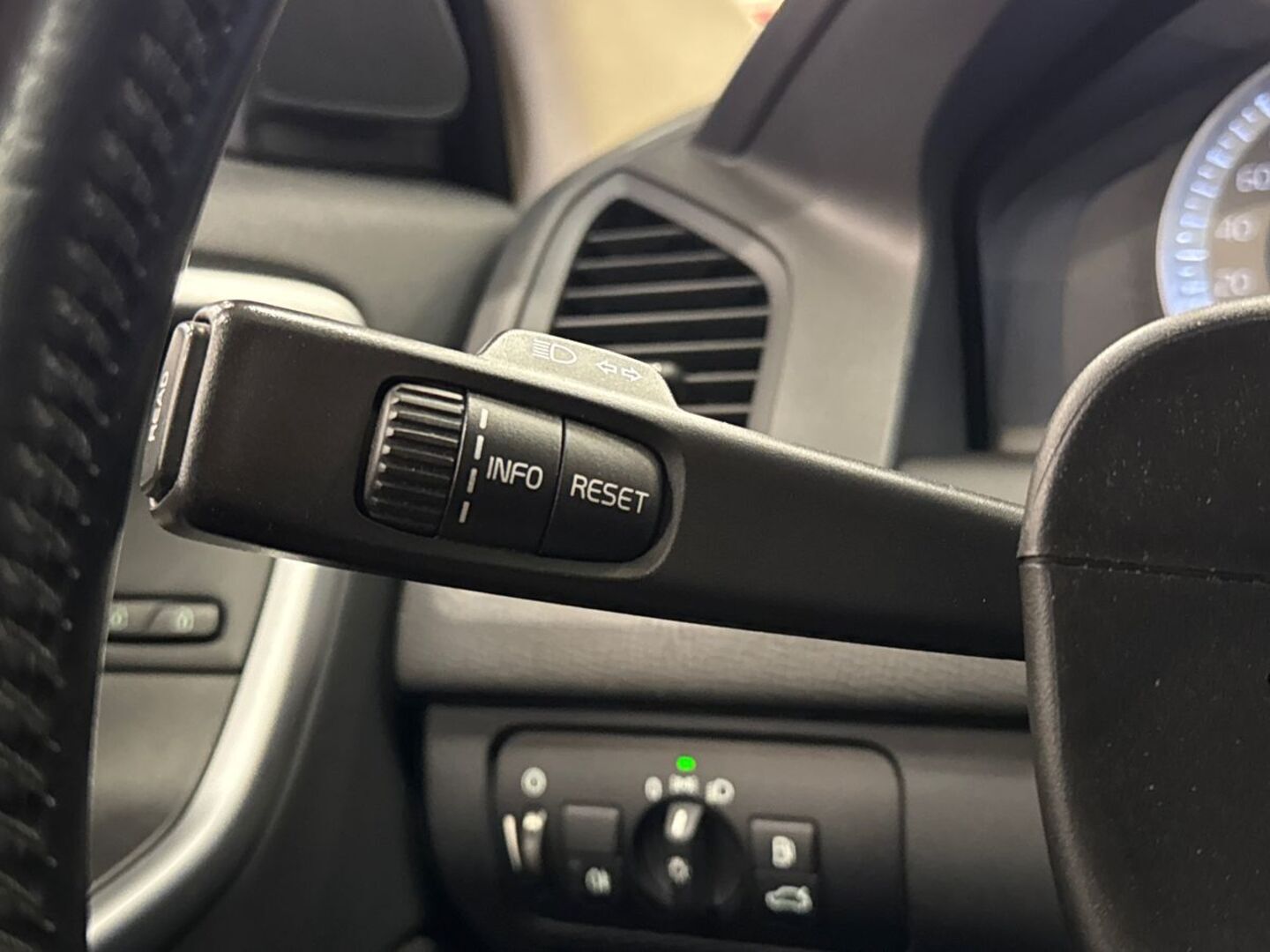 VOLVO XC60 2011