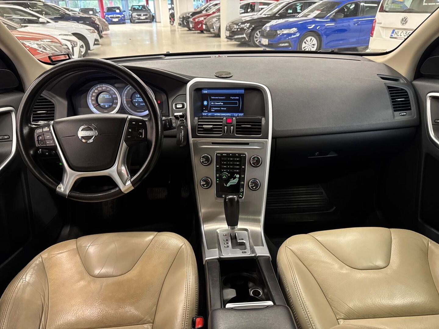 VOLVO XC60 2011