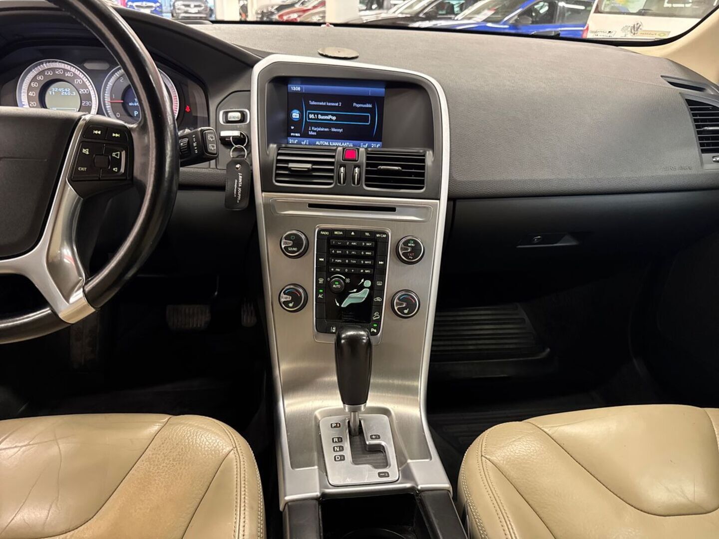 VOLVO XC60 2011