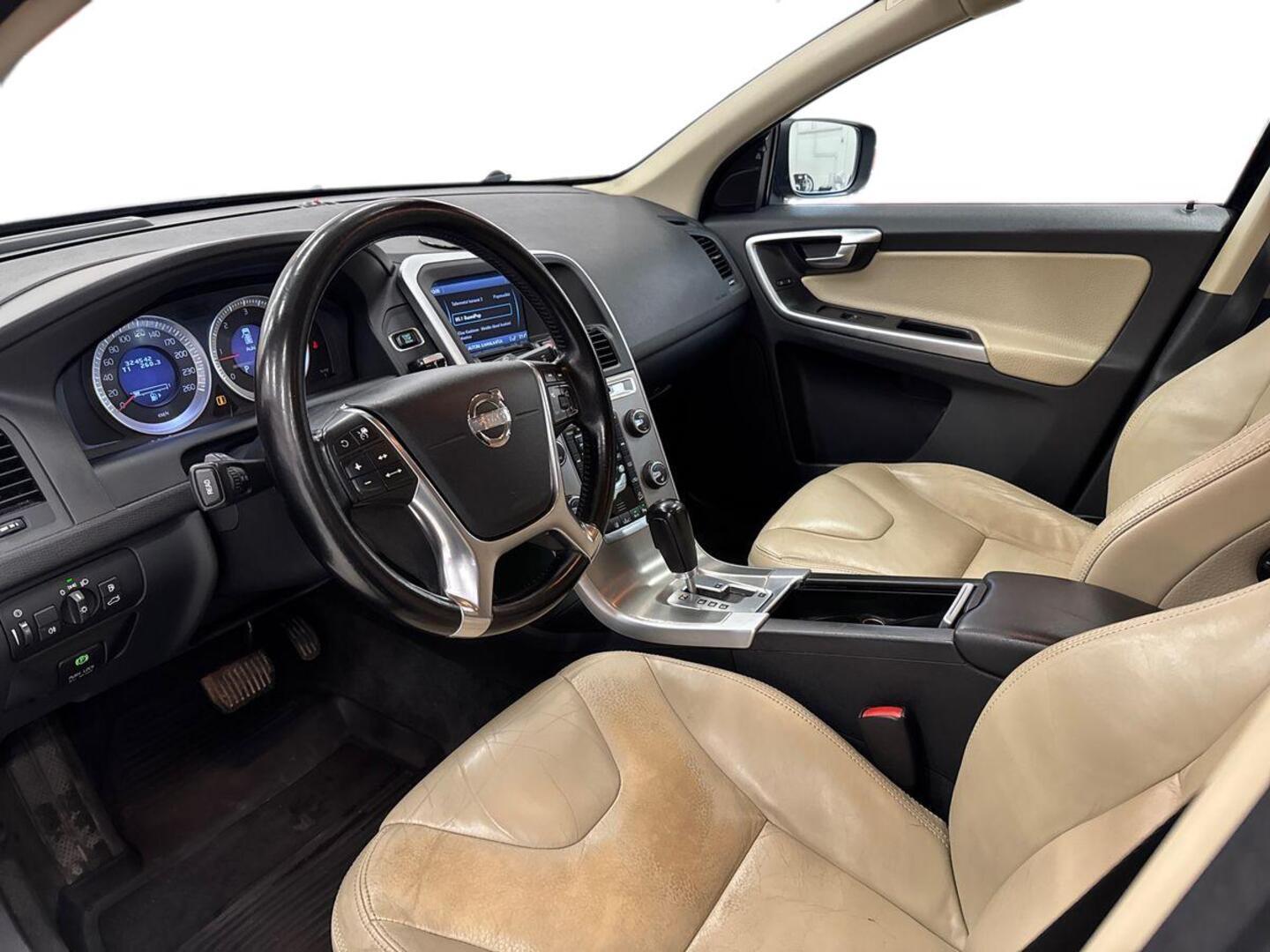 VOLVO XC60 2011