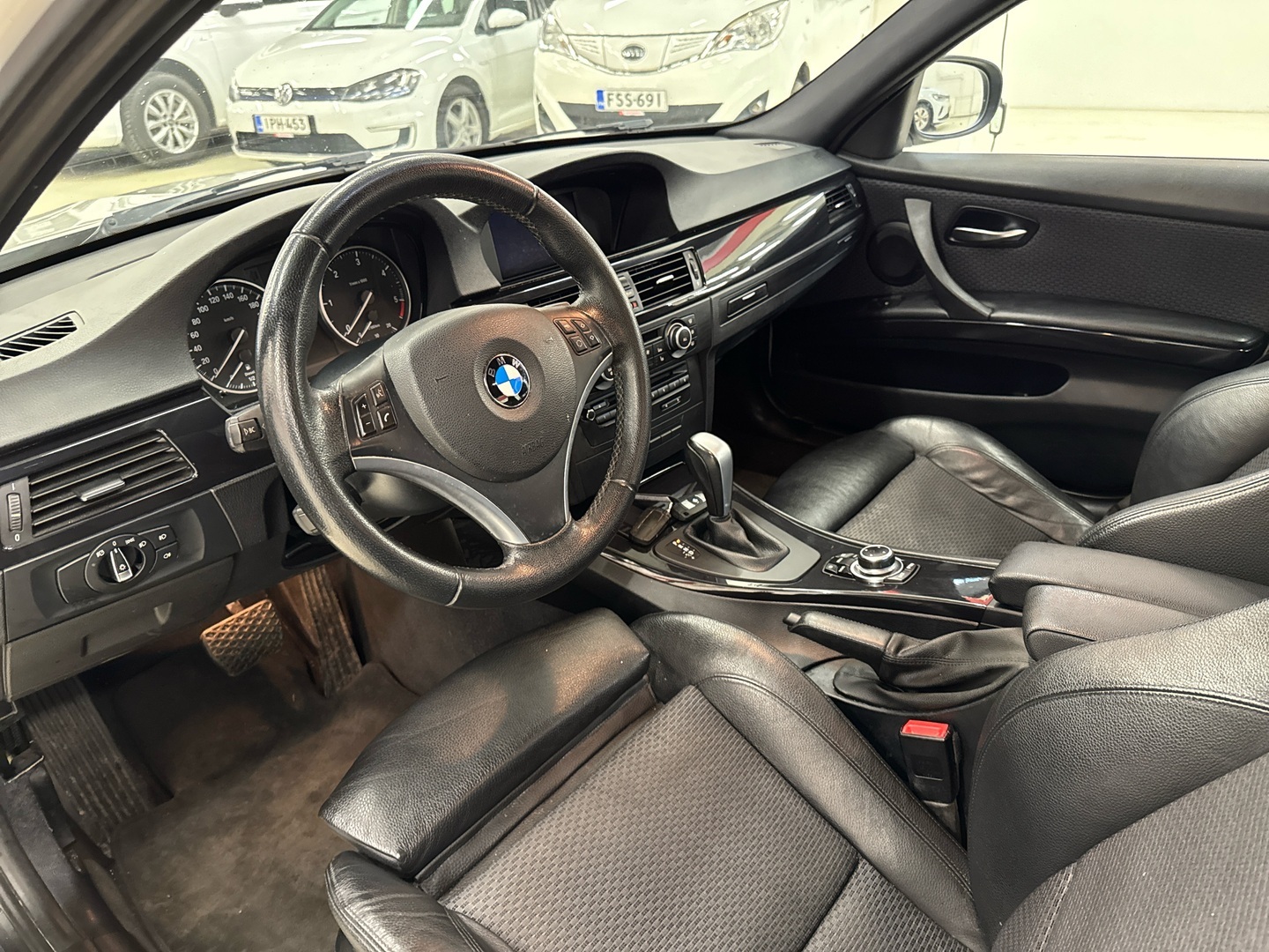 BMW 318 2011