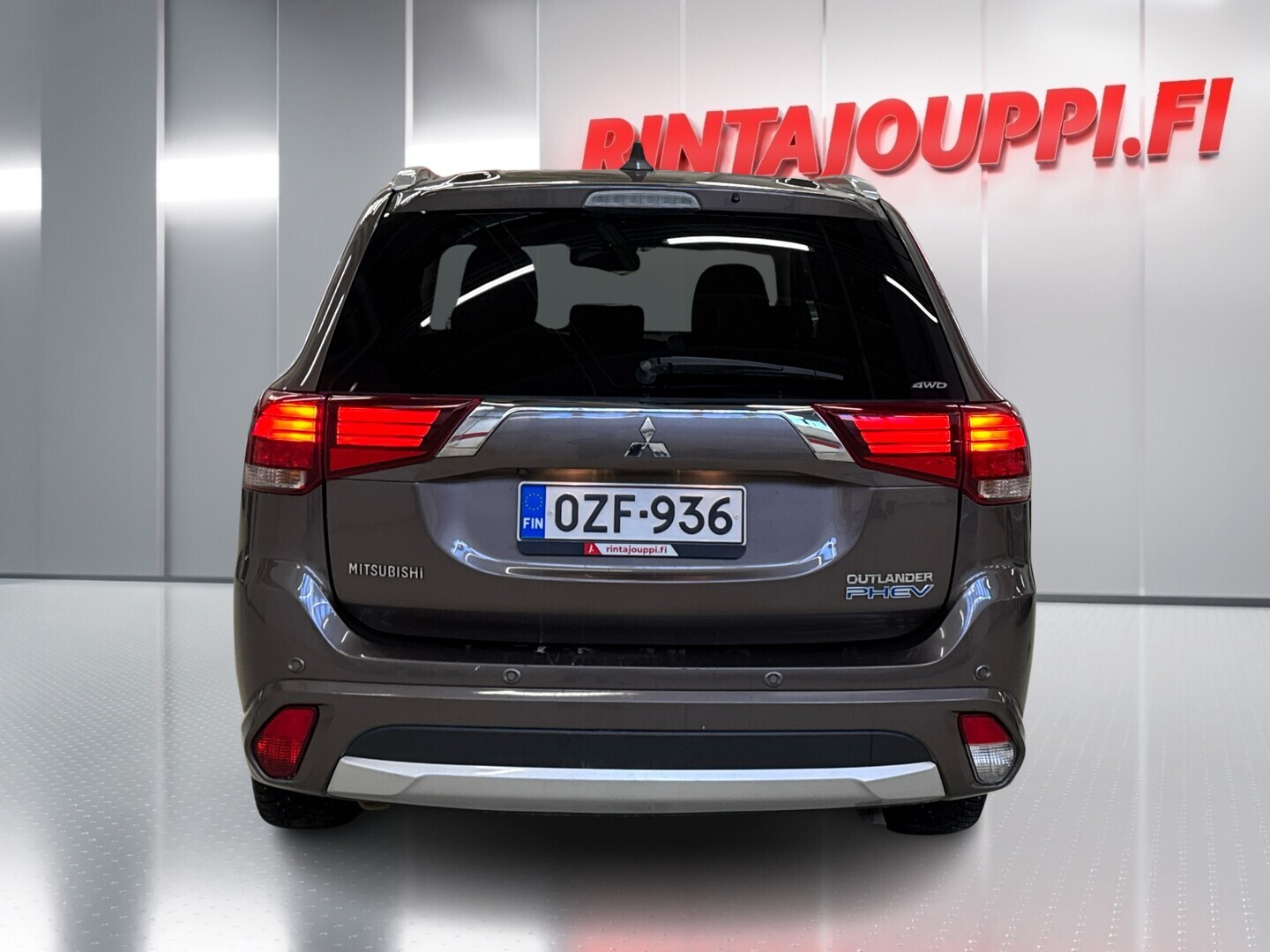 MITSUBISHI Outlander 2016