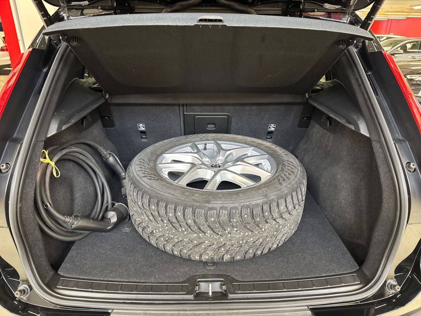 VOLVO XC40 2023