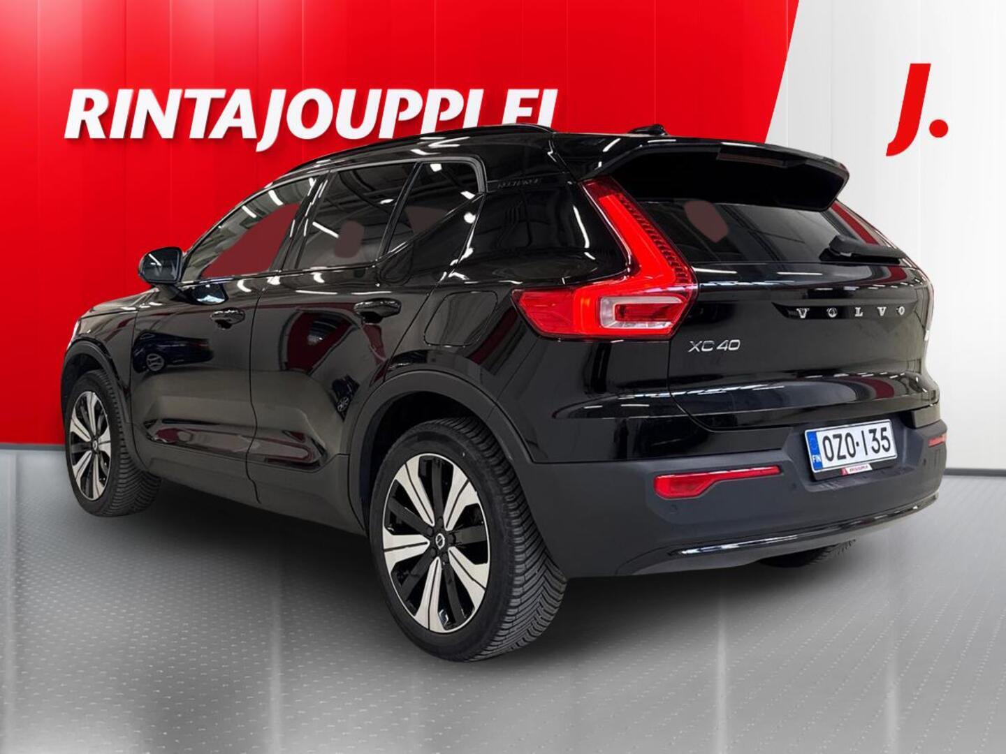 VOLVO XC40 2023