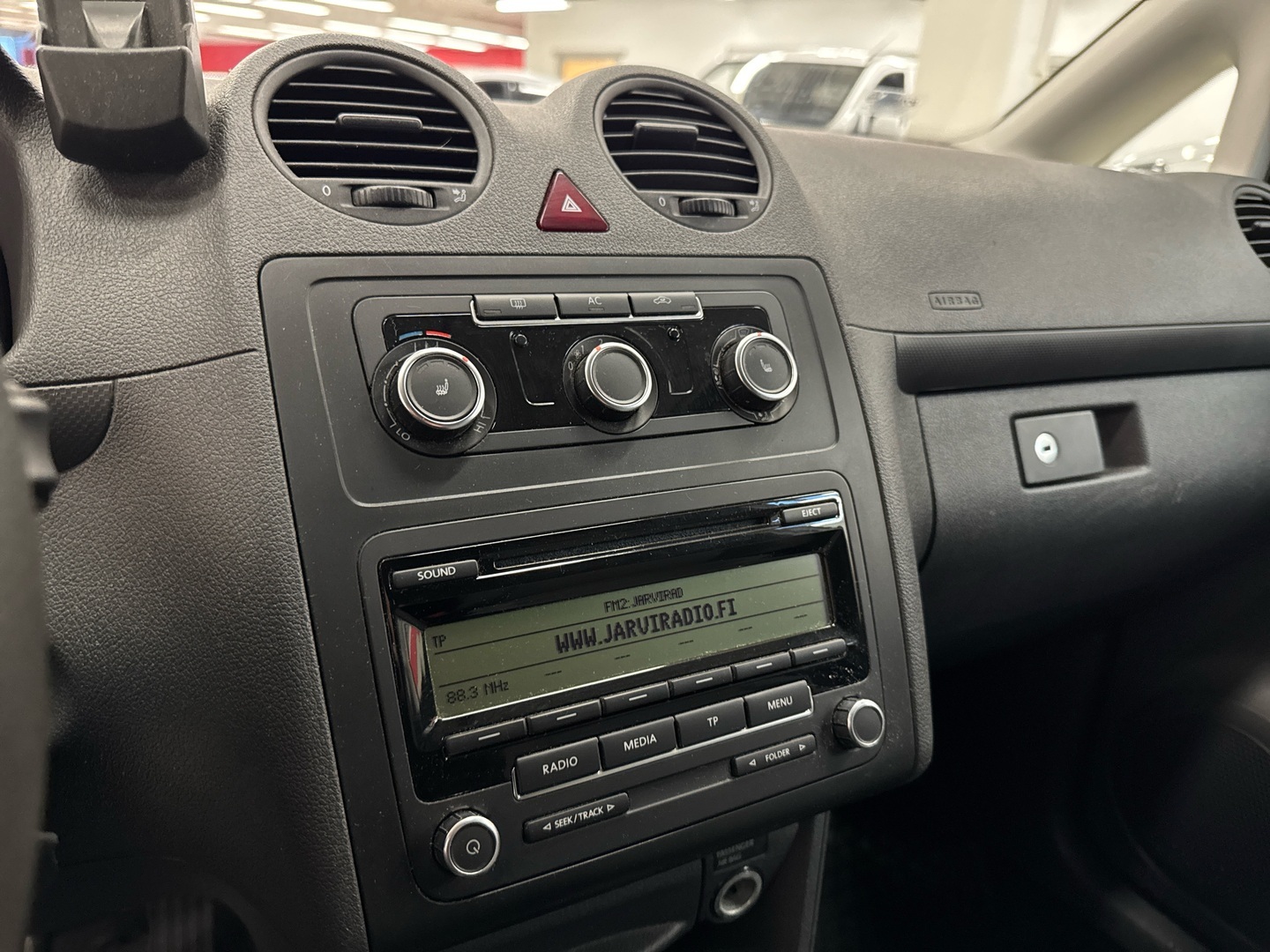 VOLKSWAGEN Caddy 2011