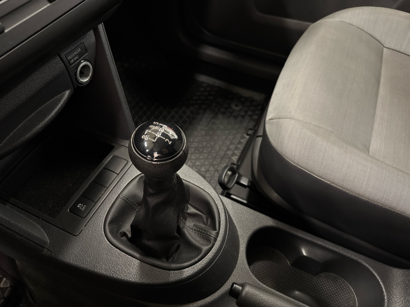 VOLKSWAGEN Caddy 2011