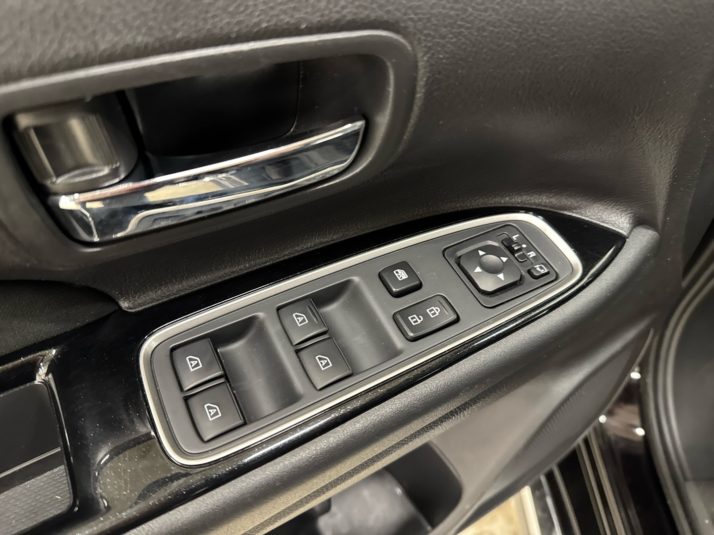 MITSUBISHI Outlander PHEV 2019