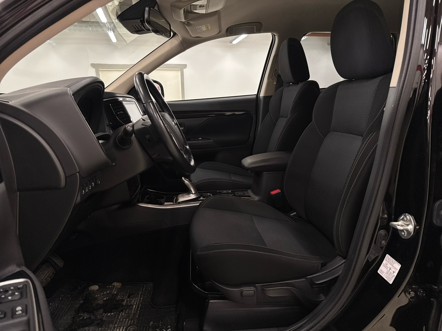 MITSUBISHI Outlander PHEV 2019