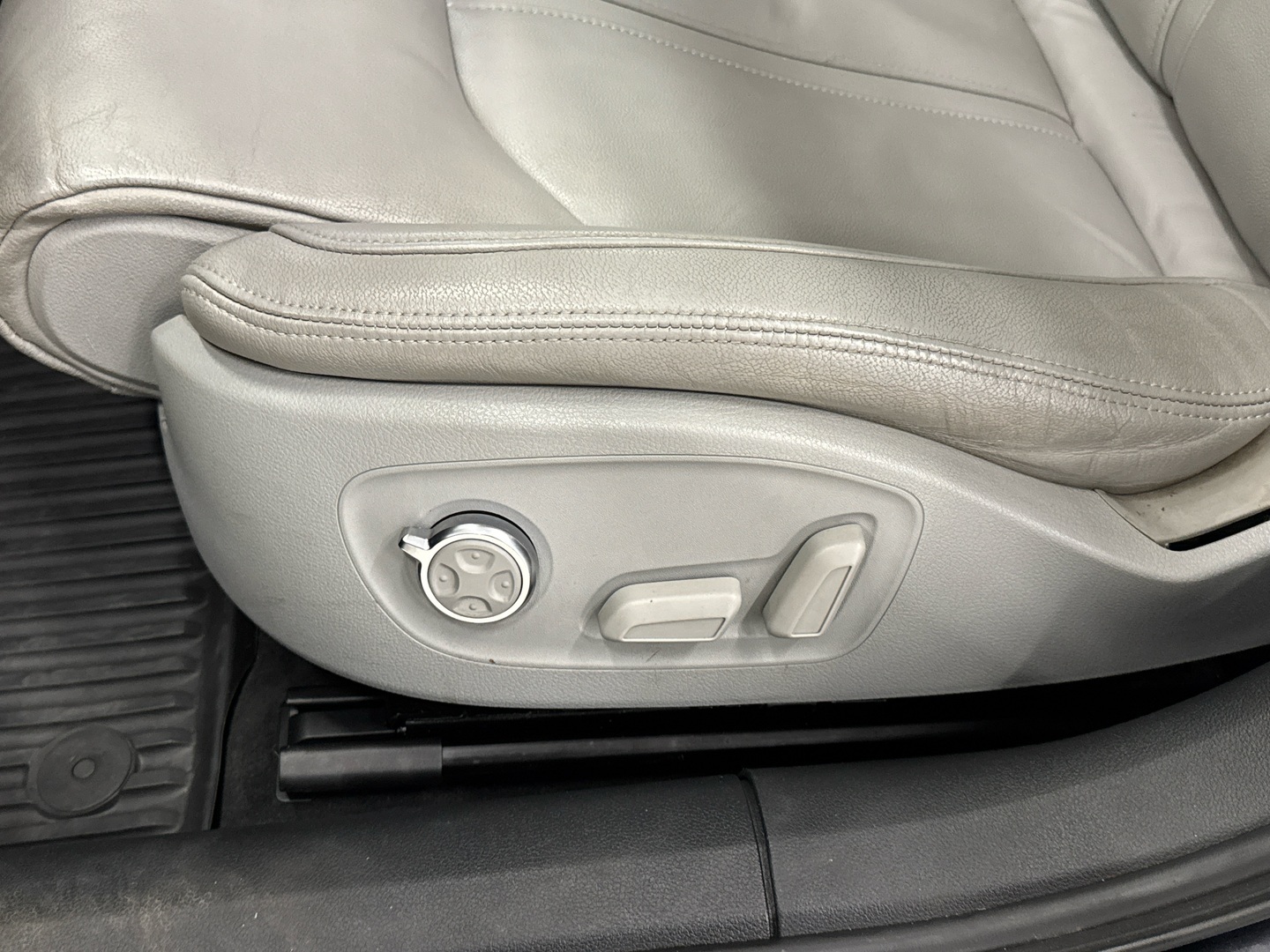 AUDI A6 allroad quattro 2013