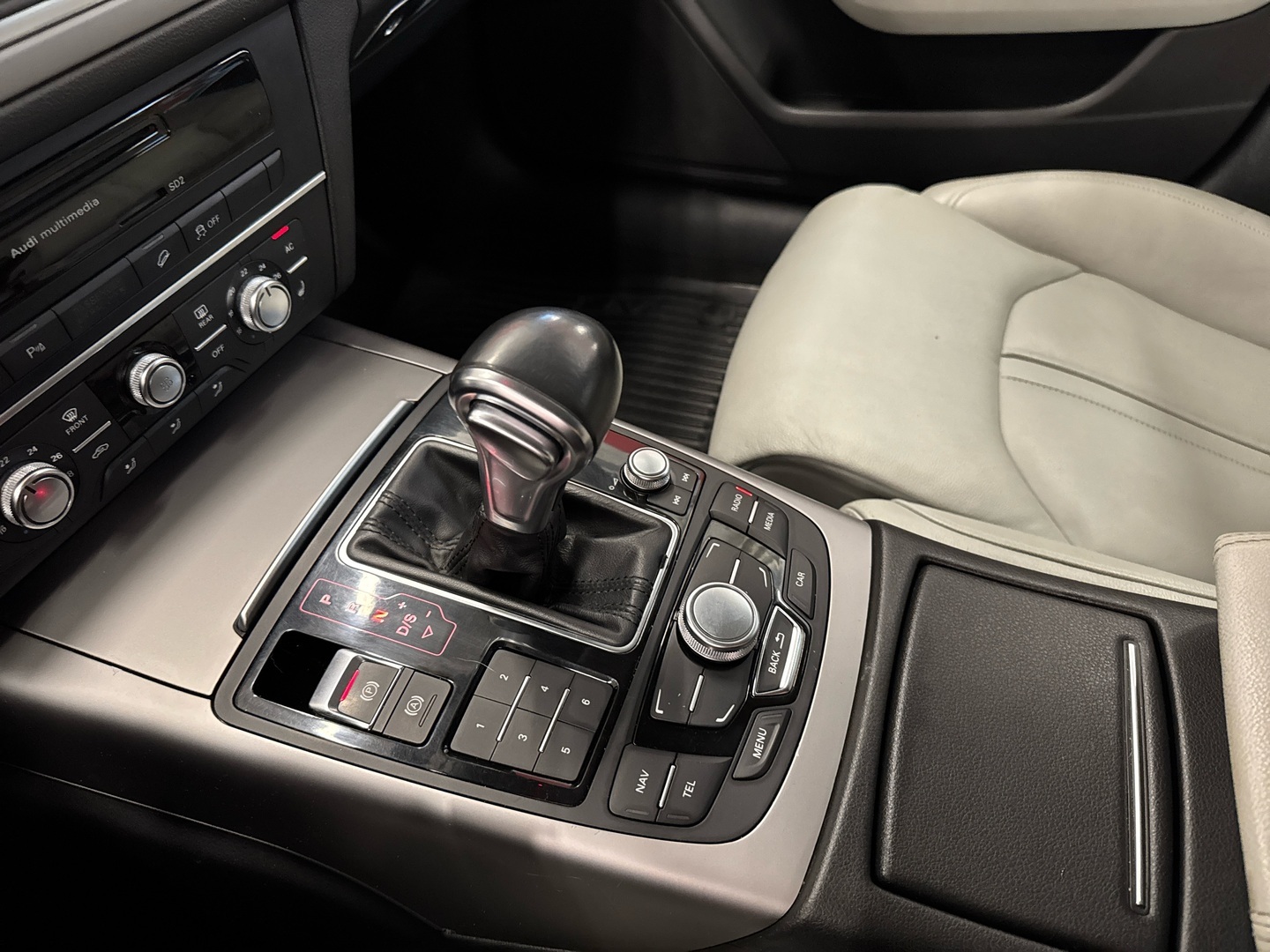 AUDI A6 allroad quattro 2013