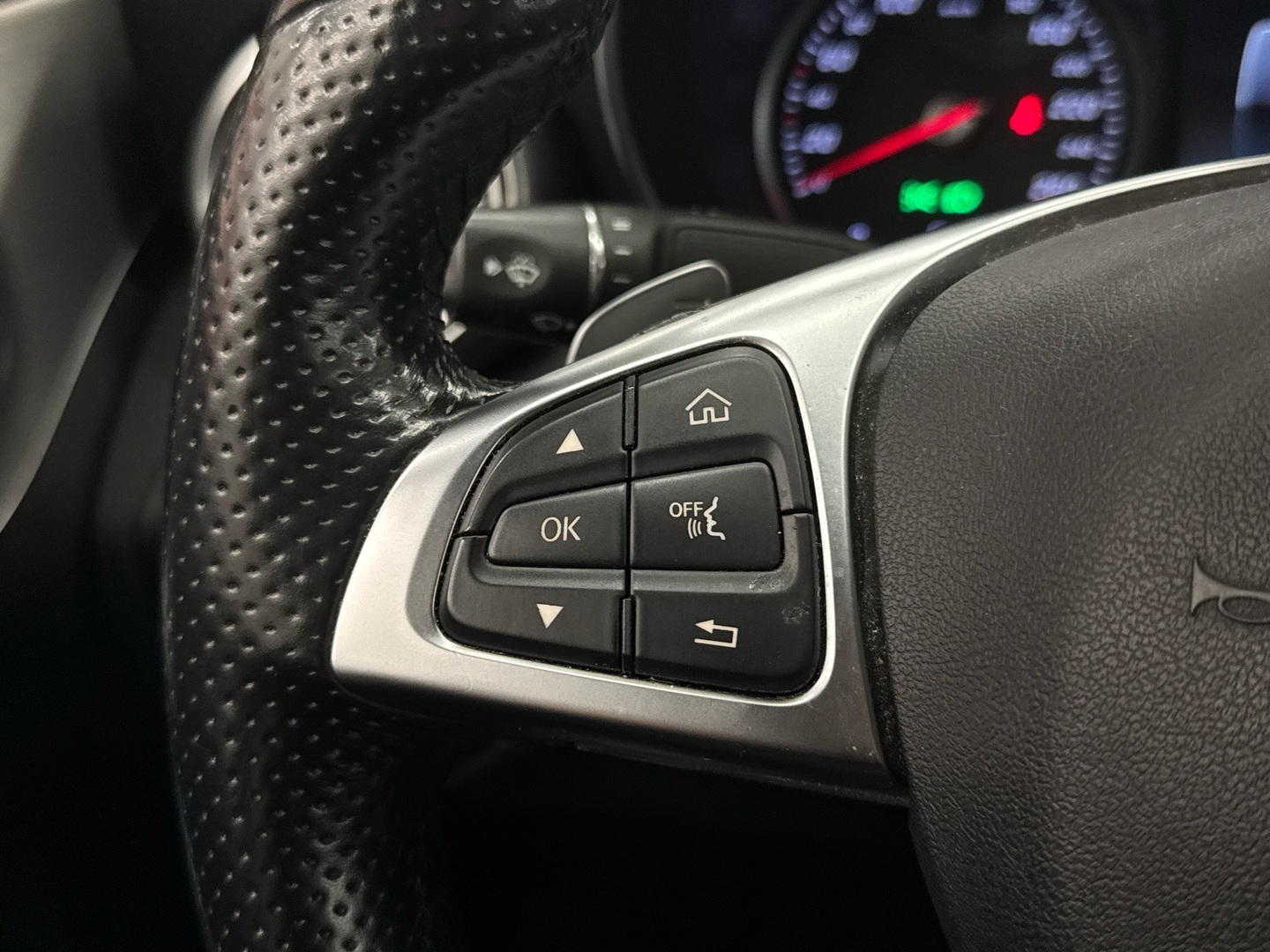 MERCEDES-BENZ C 2016