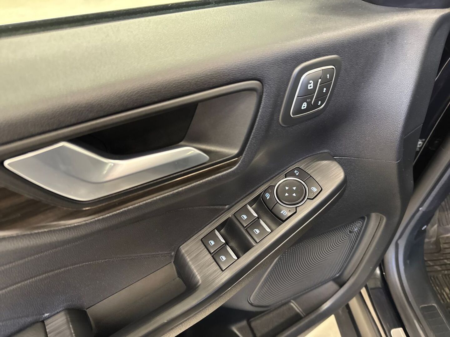FORD Kuga 2023