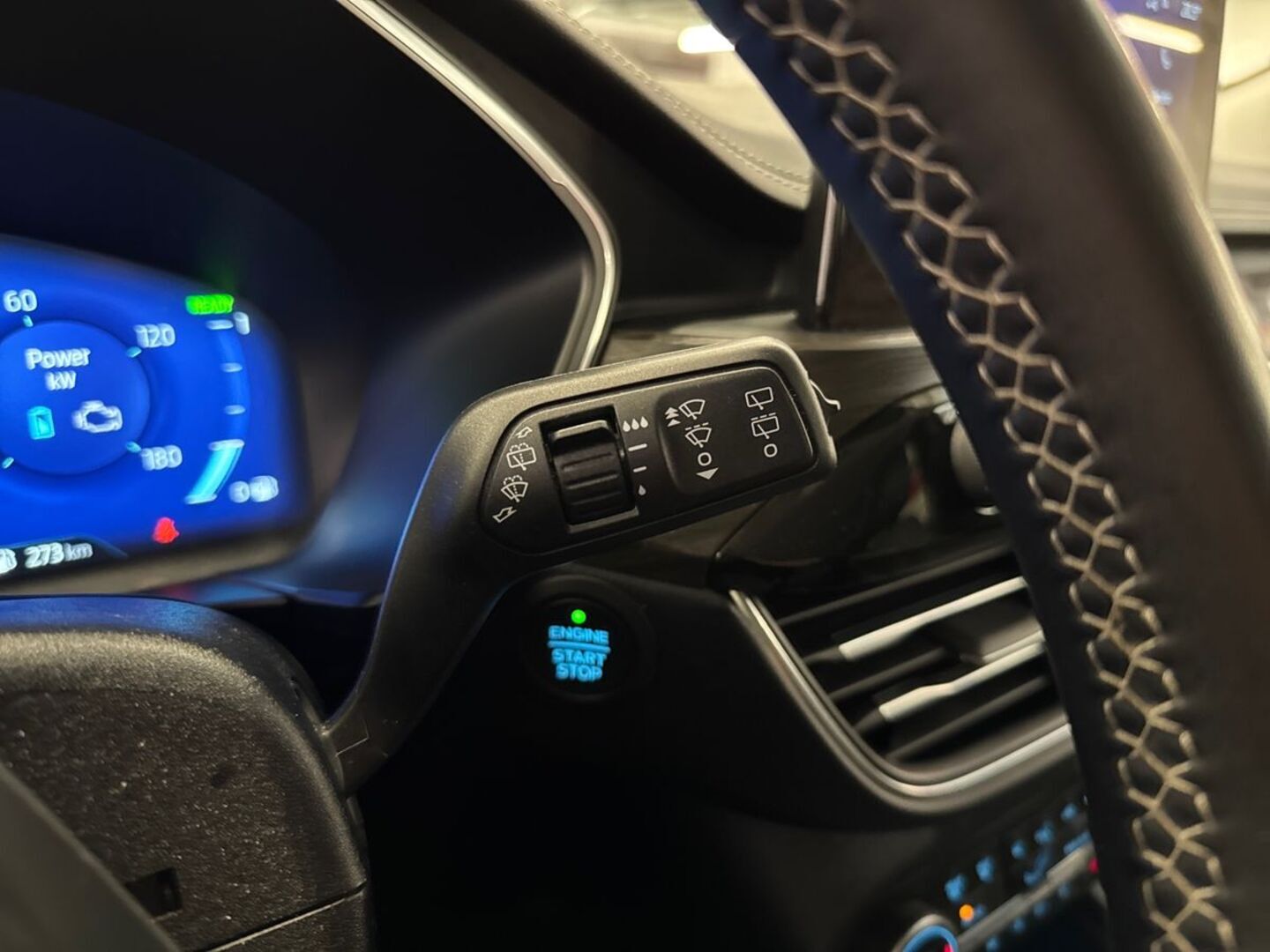 FORD Kuga 2023