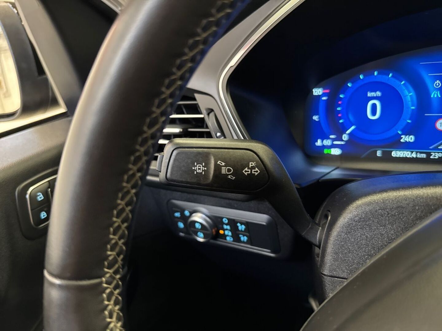 FORD Kuga 2023