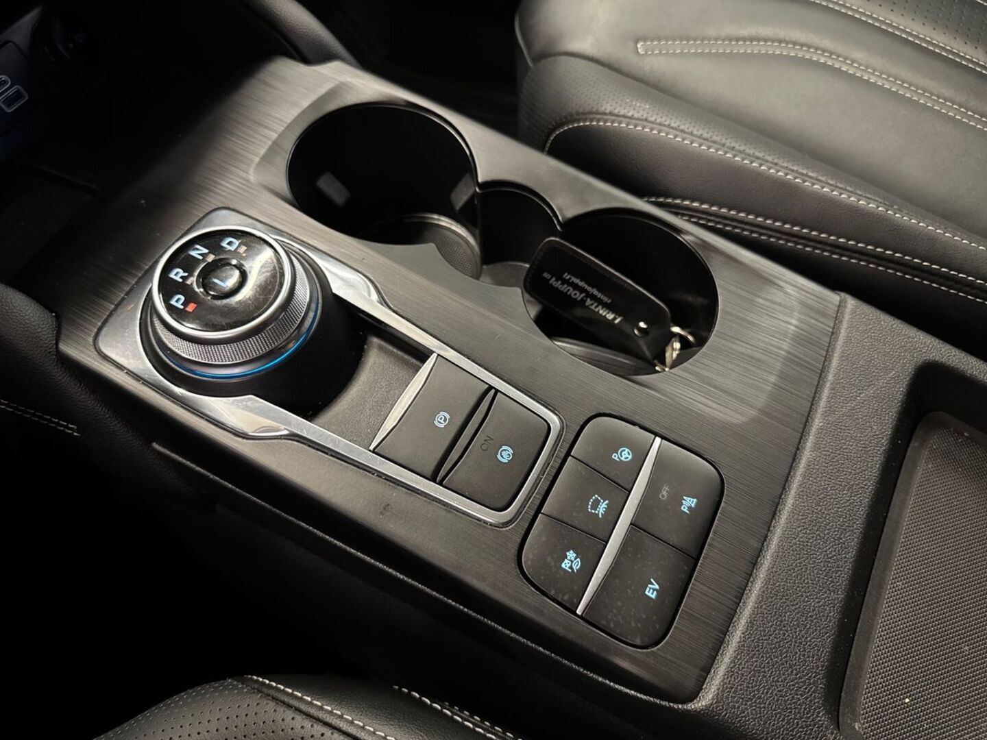 FORD Kuga 2023