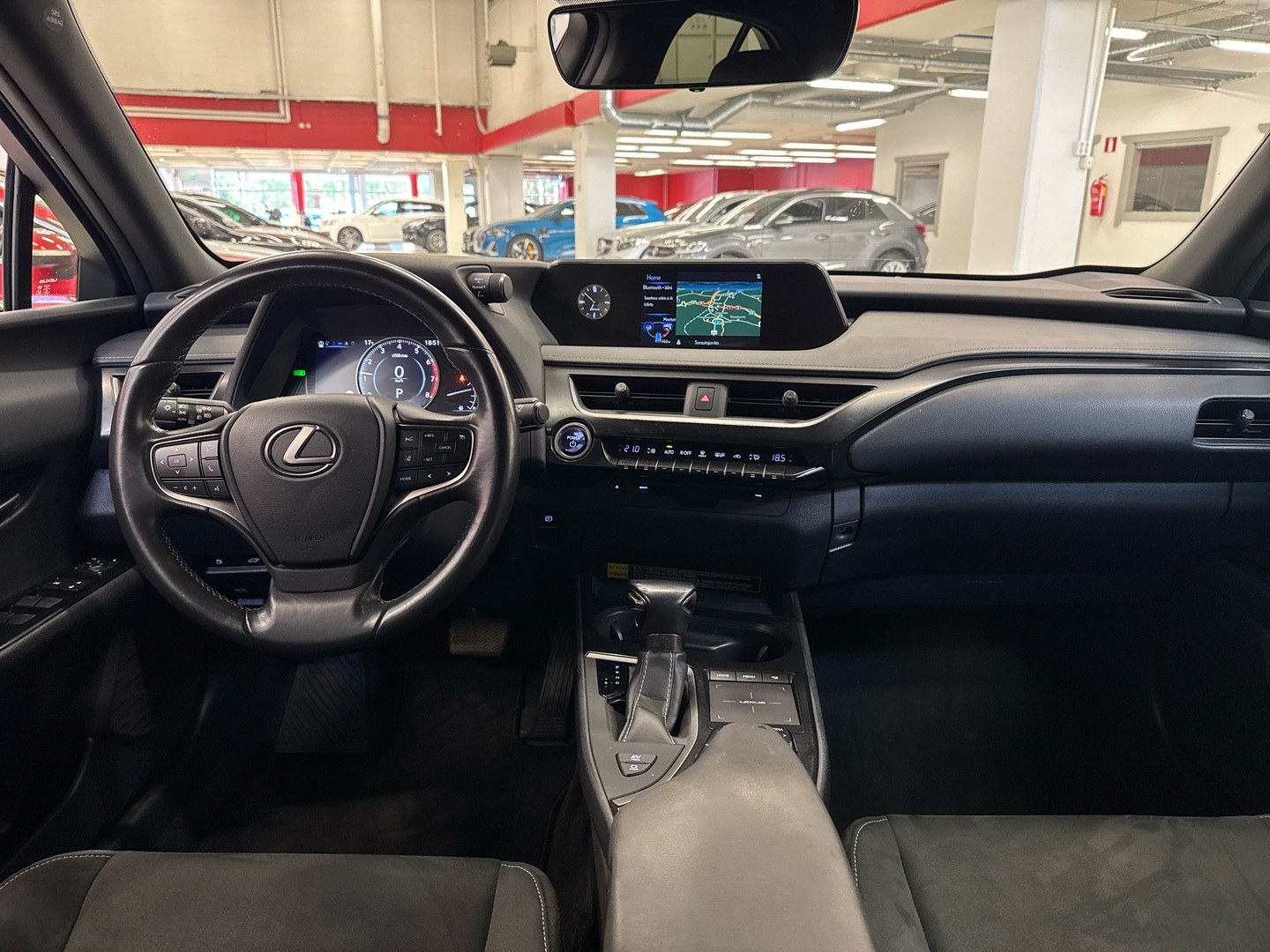 LEXUS UX 2020