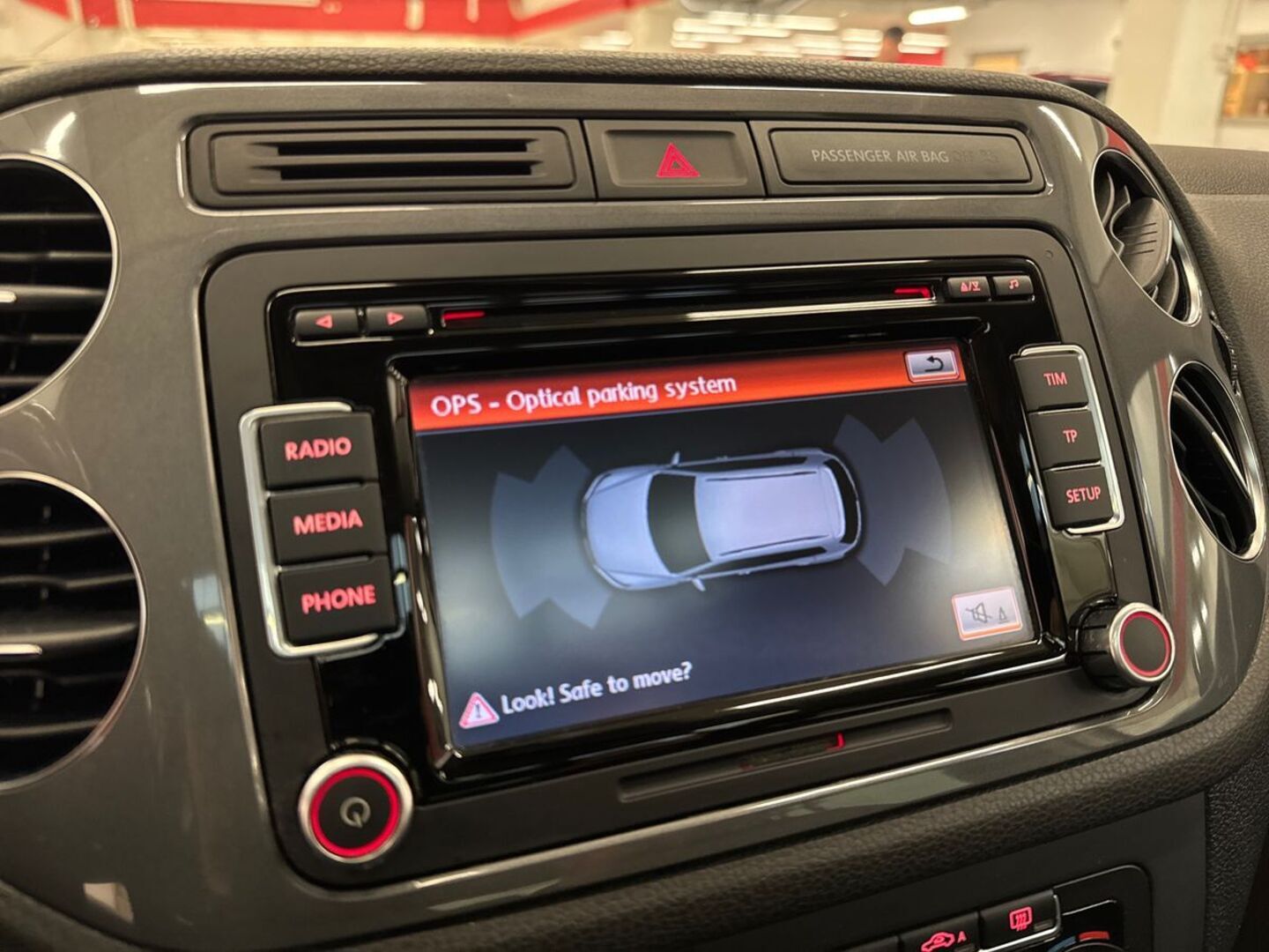 VOLKSWAGEN Tiguan 28