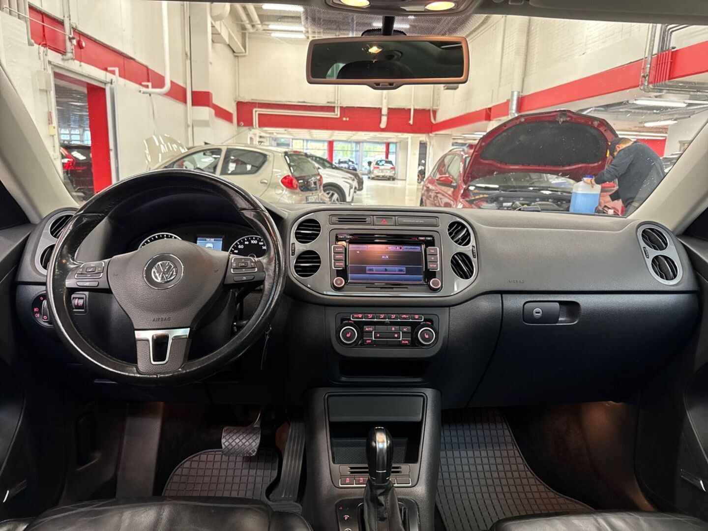 VOLKSWAGEN Tiguan 30
