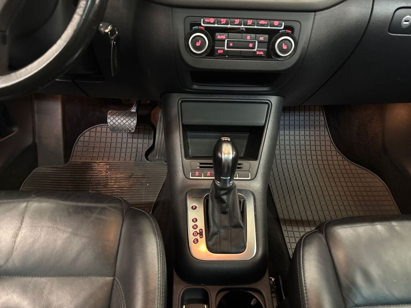 VOLKSWAGEN Tiguan 31
