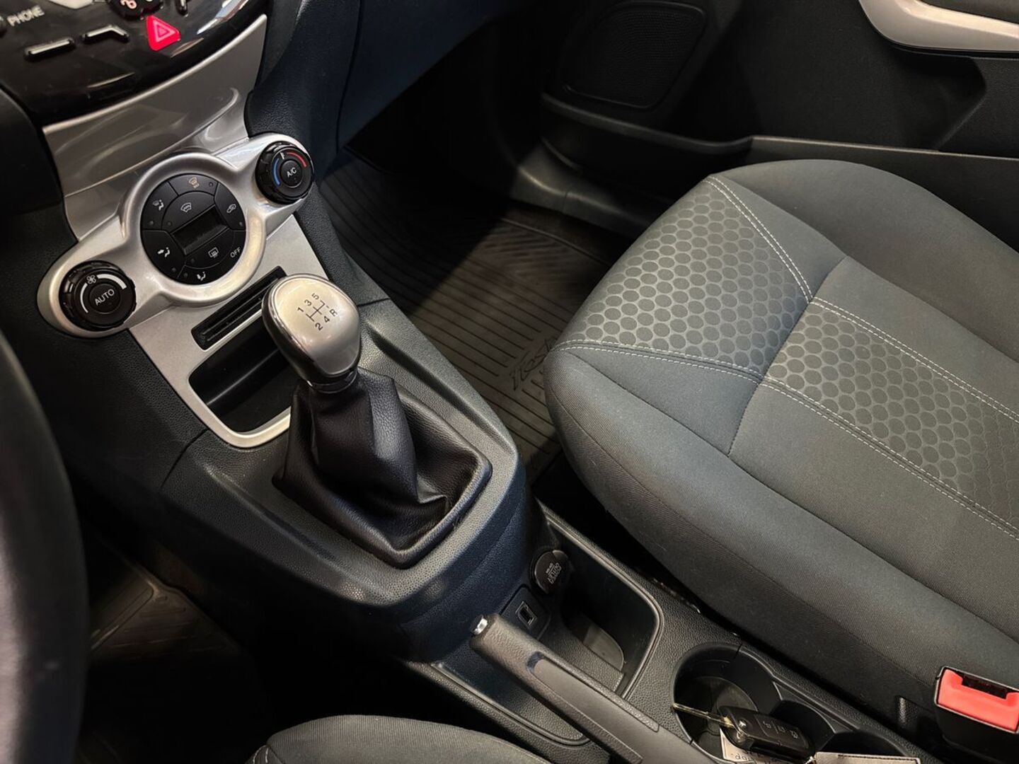 FORD Fiesta 2012