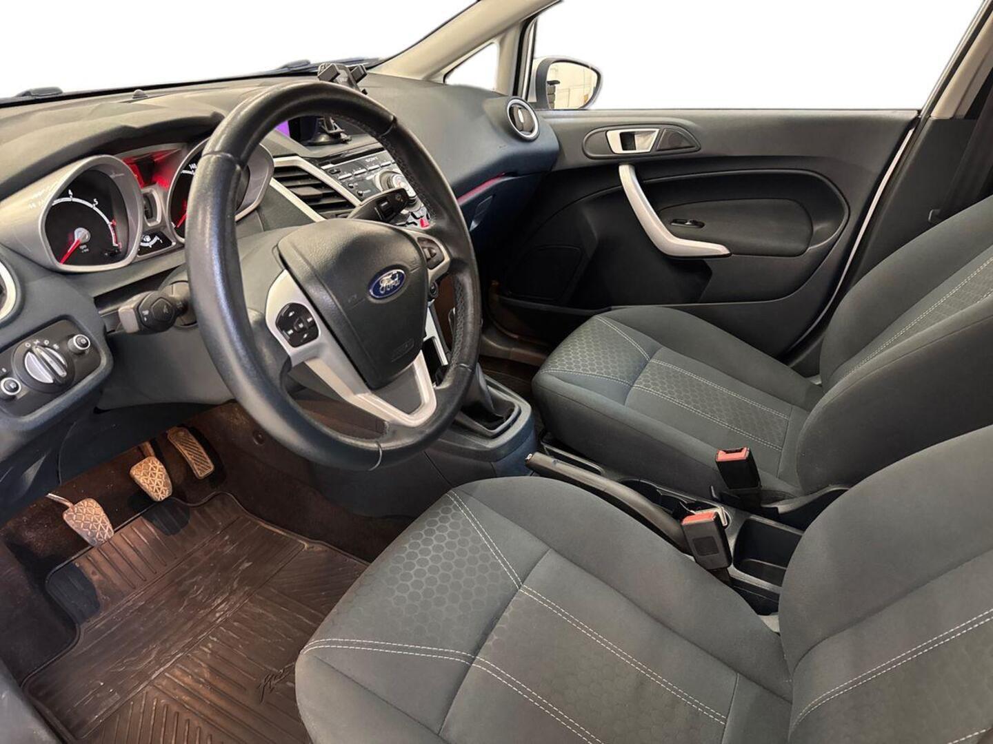FORD Fiesta 2012