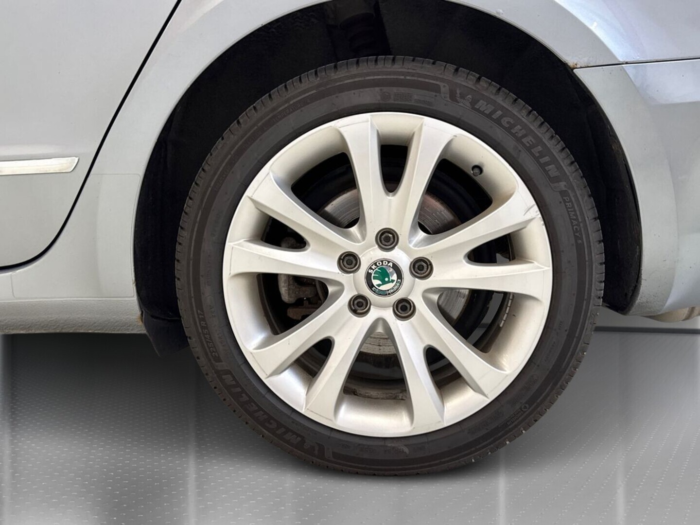 SKODA Superb 2013